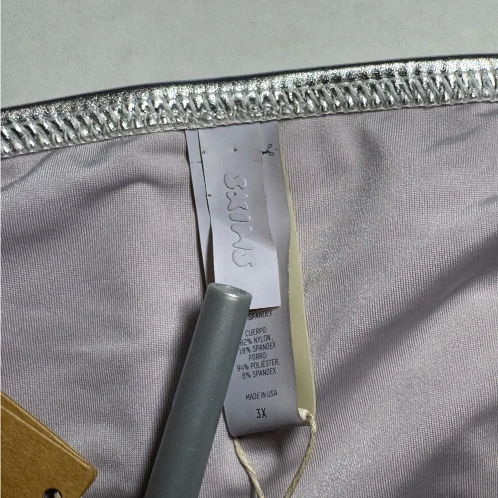 Skims Nickel (Silver Metallic) Bandeau Bikini Top size 3X NWT